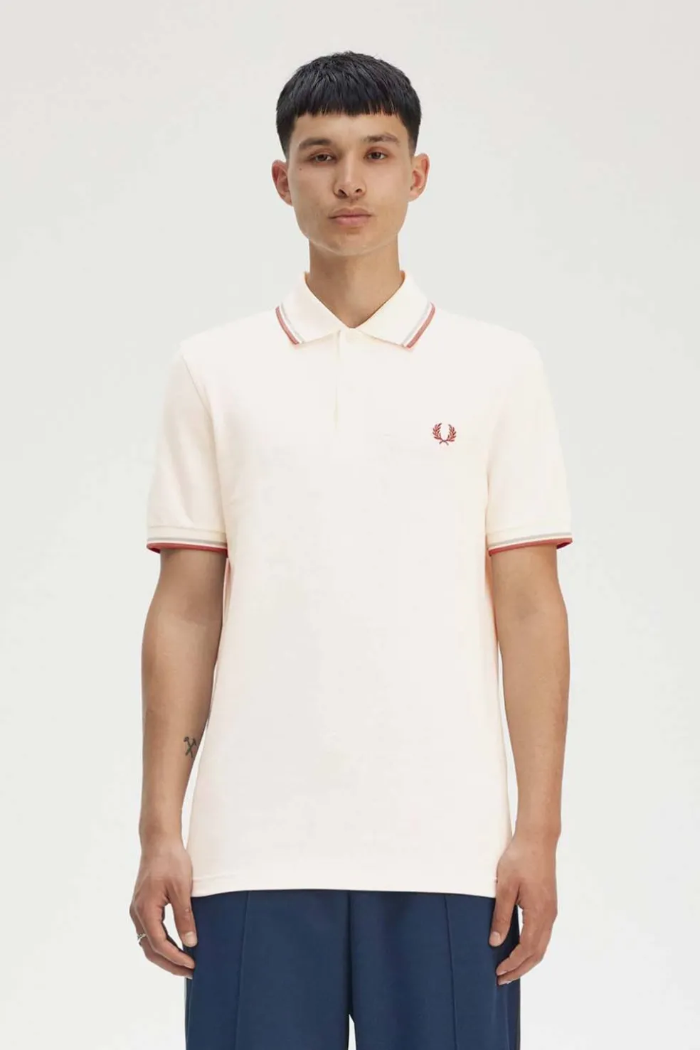 polo hombre Fred Perry m3600 y20 crudo claro