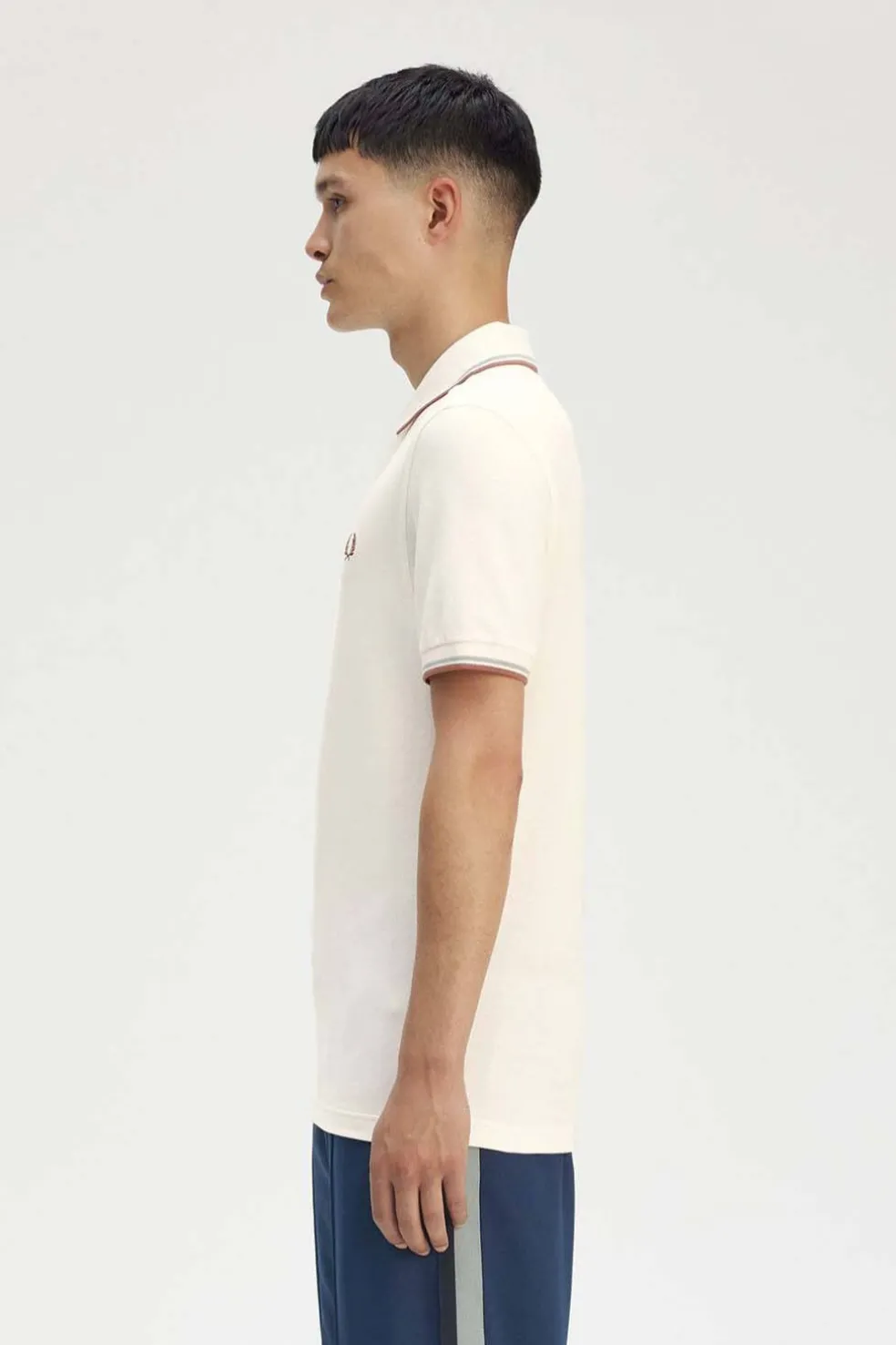 polo hombre Fred Perry m3600 y20 crudo claro