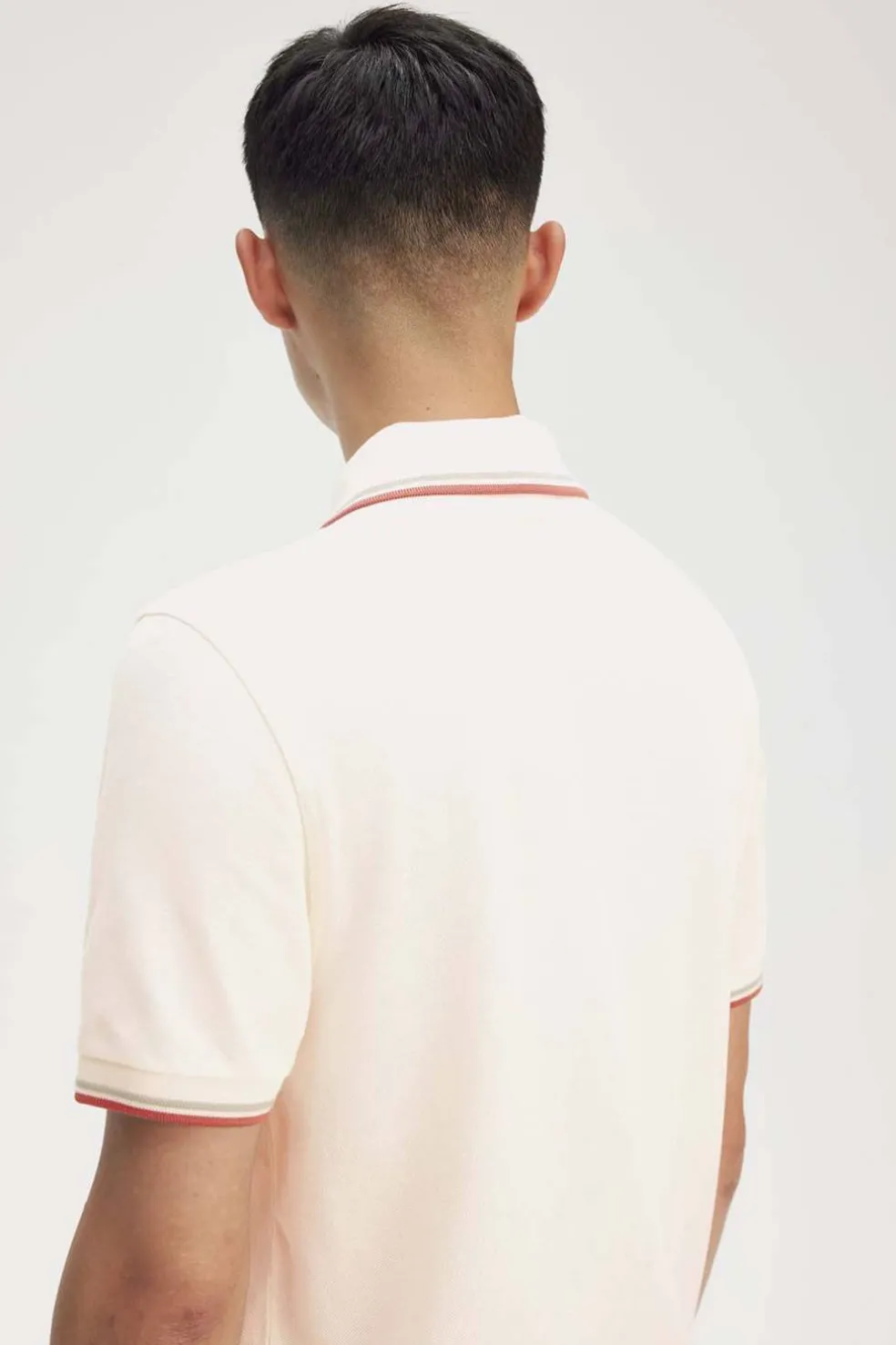 polo hombre Fred Perry m3600 y20 crudo claro