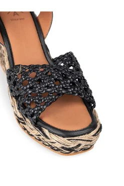 Sandalia cuña alta Popa cambury croche negro